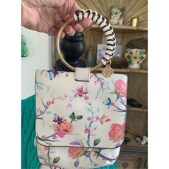 Carlos Small Crossbody Purse with Detachable Strap By Carlos Santana - Picture 1 of 8